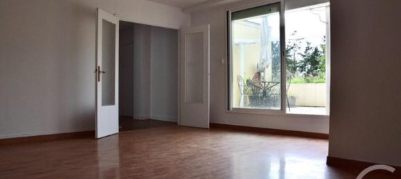 2 bedrooms Apartment in Epinay-sur-Seine, France No. 357046 3