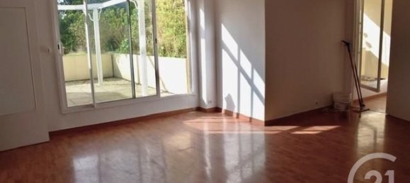 2 bedrooms Apartment in Epinay-sur-Seine, France No. 357046 2