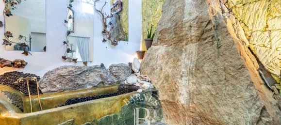 8 bedrooms Villa in Saint-Florent, France No. 58759 16