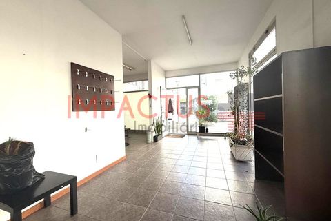 Коммерческая недвижимость 77м² в Порту, Португалия № 219716