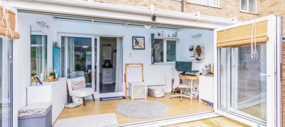 2 bedrooms House in South Croydon, United Kingdom No. 8113 9