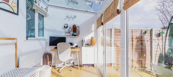 2 bedrooms House in South Croydon, United Kingdom No. 8113 8