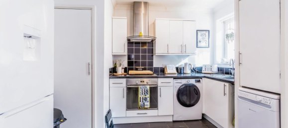 2 bedrooms House in South Croydon, United Kingdom No. 8113 16