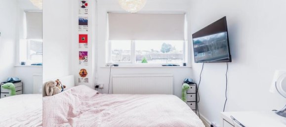 2 bedrooms House in South Croydon, United Kingdom No. 8113 2