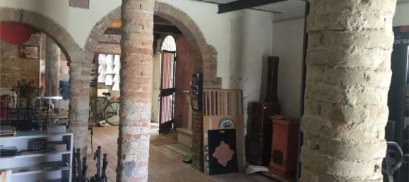 825m² Commercial property in Ravenna, Italy No. 269904 29