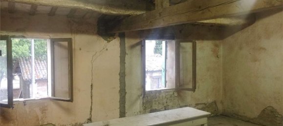 825m² Commercial property in Ravenna, Italy No. 269904 6