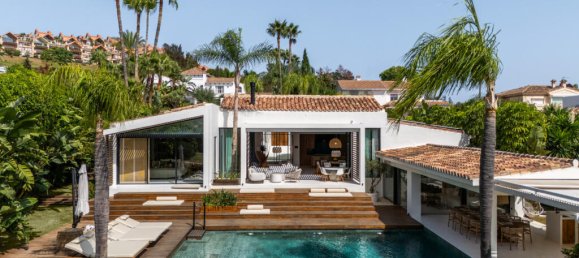 5 bedrooms Villa in Marbella, Spain No. 106221 20