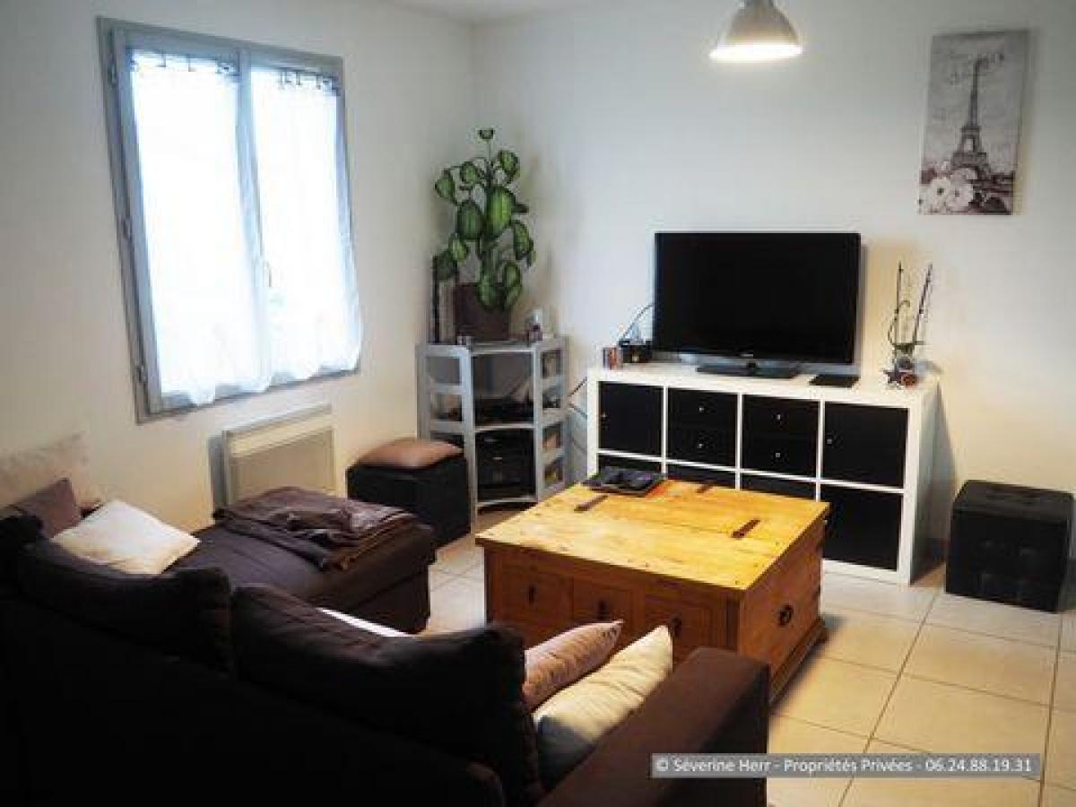 3 bedrooms House in Berson, France No. 9056