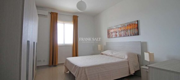 1 bedroom Penthouse in Sliema, Malta No. 9924 10