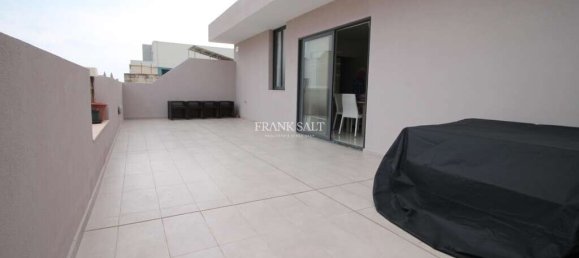 1 bedroom Penthouse in Sliema, Malta No. 9924 4