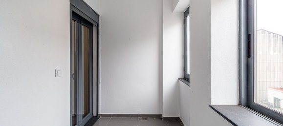 4 rooms Apartment in Porto, Portugal No. 144553 8