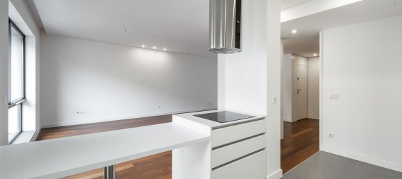 4 rooms Apartment in Porto, Portugal No. 144553 3