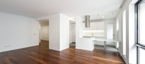 4 rooms Apartment in Porto, Portugal No. 144553 2