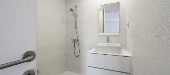 4 rooms Apartment in Porto, Portugal No. 144553 20