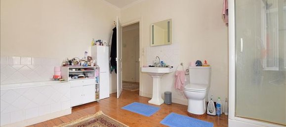 6 bedrooms House in Descartes, France No. 312869 5