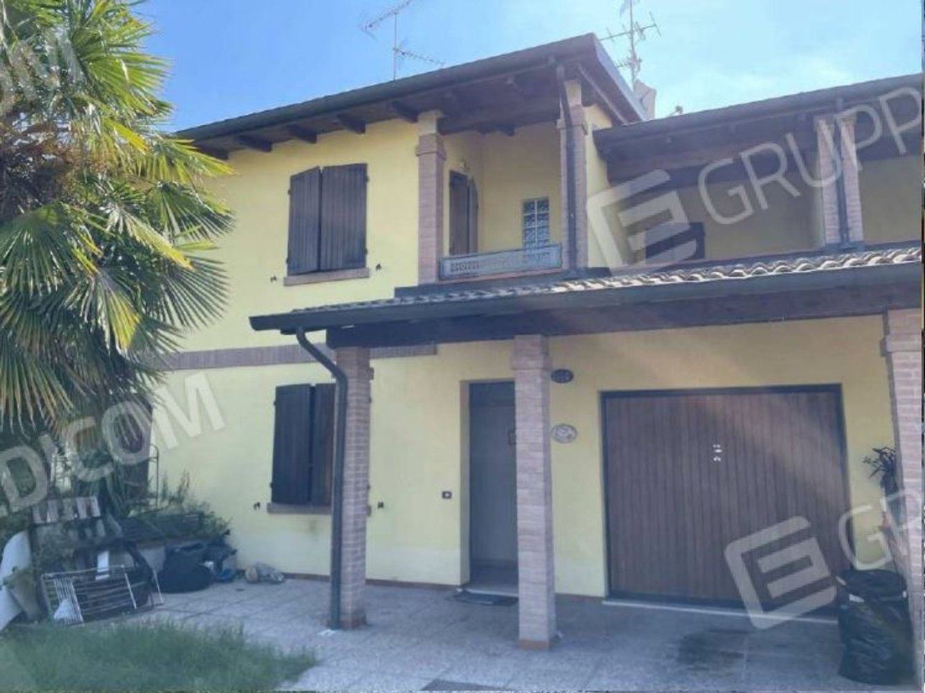 5 rooms House in Cento, Italy No. 309393
