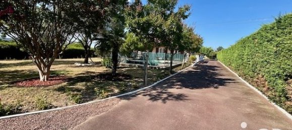 3 bedrooms House in Vayres, France No. 277731 2