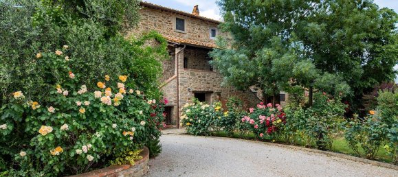 Квартира с 2 комнатами в Кортона, Италия № 127188 21