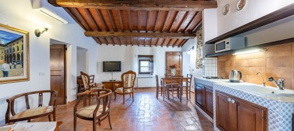 Квартира с 2 комнатами в Кортона, Италия № 127188 7