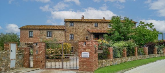 Квартира с 2 комнатами в Кортона, Италия № 127188 2