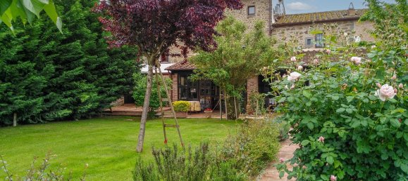 Квартира с 2 комнатами в Кортона, Италия № 127188 9