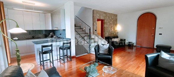 2 bedrooms Villa in Usmate Velate, Italy No. 337524 8