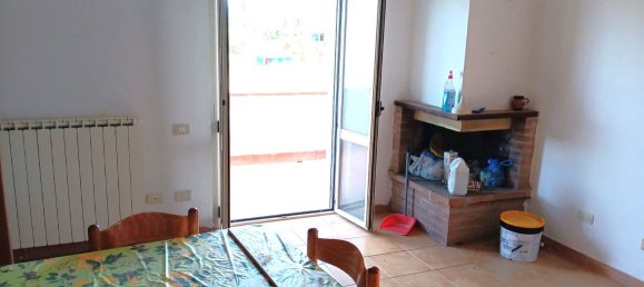 5 bedrooms Apartment in Gualdo Cattaneo, Italy No. 343490 2