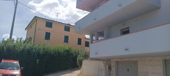 5 bedrooms Apartment in Gualdo Cattaneo, Italy No. 343490 4