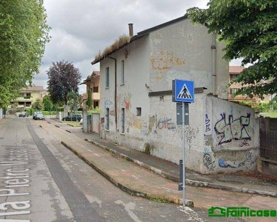 2 bedrooms Villa in Melzo, Italy No. 296865