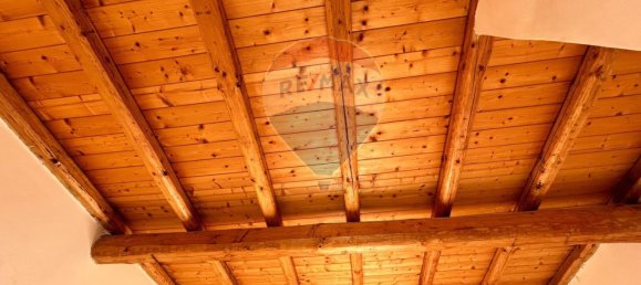 Дом с 7 комнатами в Гаджи, Италия № 64776 2