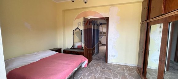 Дом с 7 комнатами в Гаджи, Италия № 64776 27