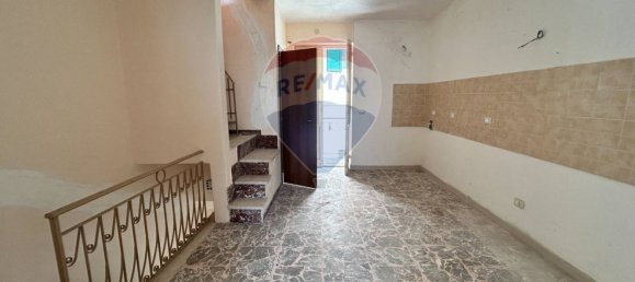 Дом с 7 комнатами в Гаджи, Италия № 64776 16