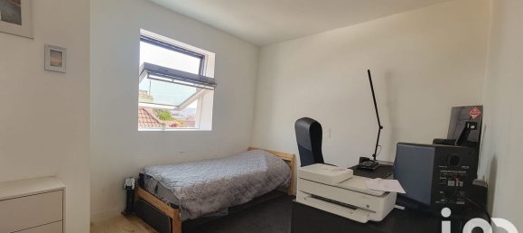 Квартира с 2 спальнями в Сент-Этьен-дю-Рувре, Франция № 358091 5