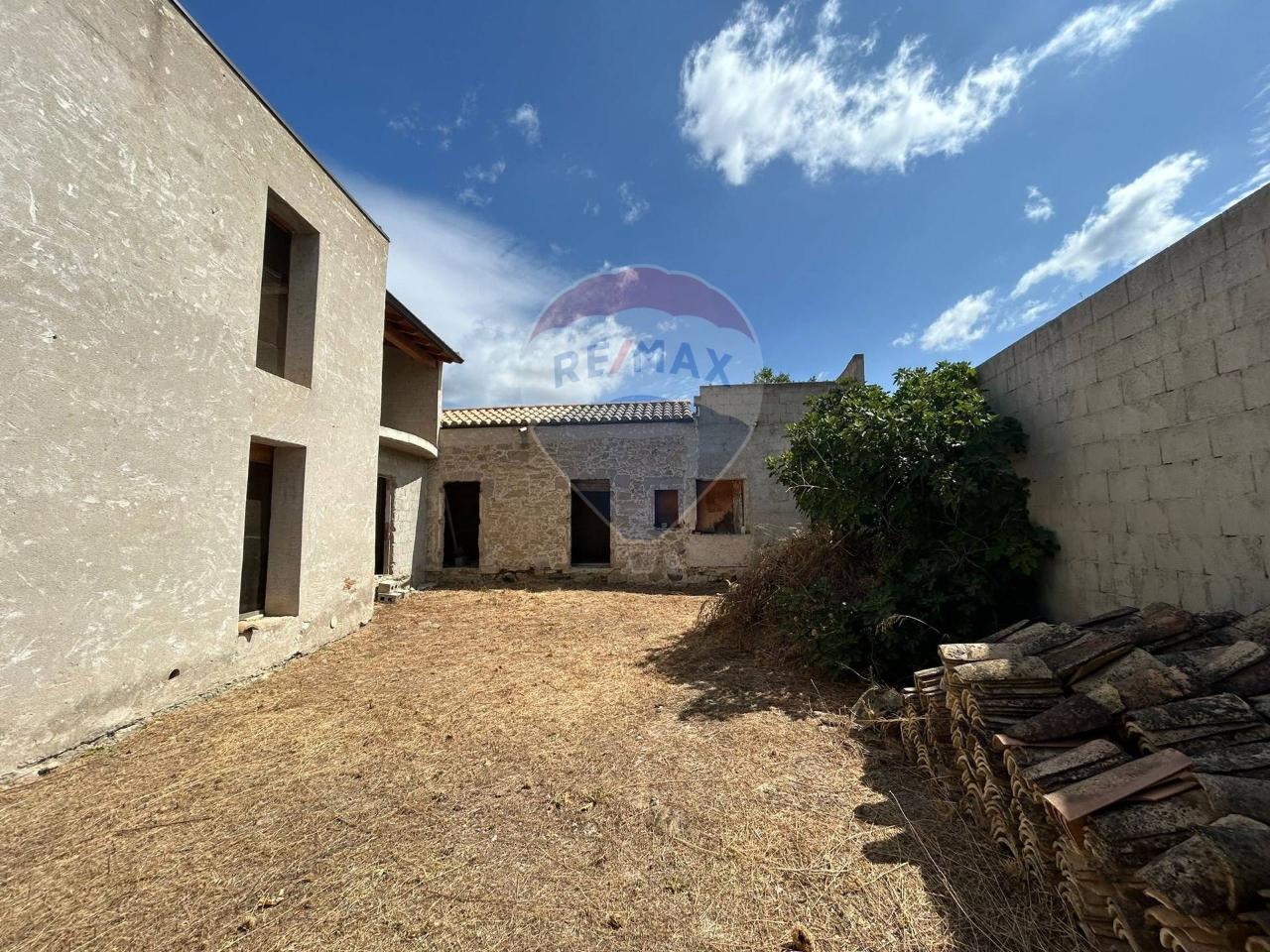 5 rooms House in Sardinia, Italy No. 241655