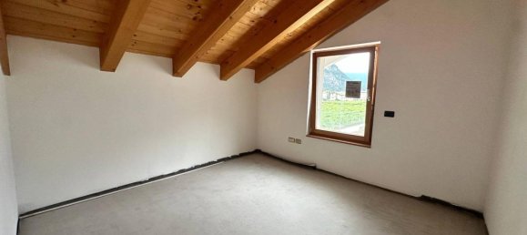 Пентхаус с 5 комнатами в Медзоломбардо, Италия № 83879 12