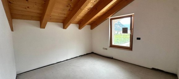 Пентхаус с 5 комнатами в Медзоломбардо, Италия № 83879 10