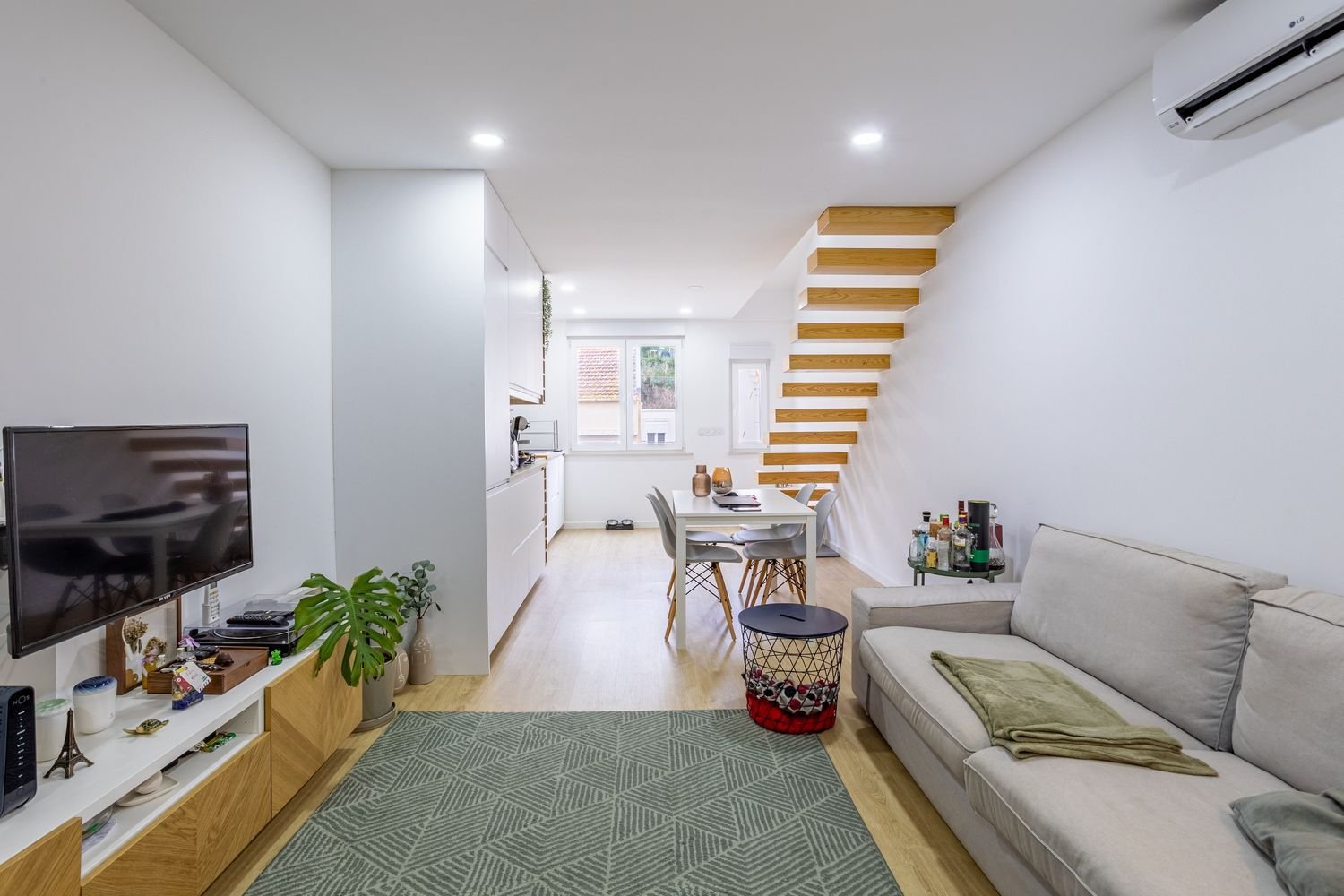 3 bedrooms Duplex in Lisbon, Portugal No. 197151