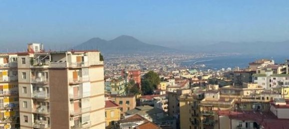 3 bedrooms Apartment in Naples, Italy No. 313161 2