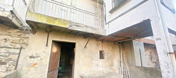 8 bedrooms House in Betanzos, Spain No. 130919 3