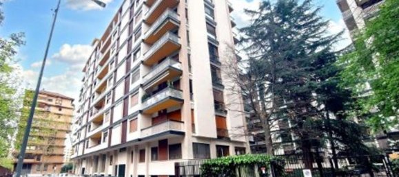 20 rooms Office in Milan, Italy No. 239099 3