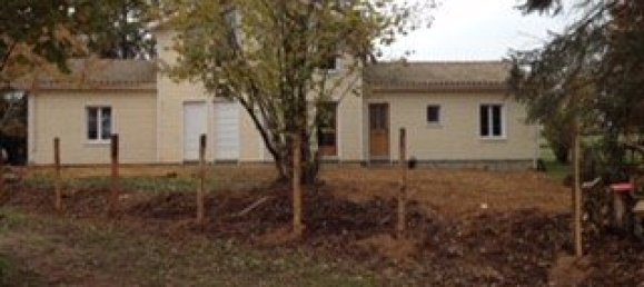 4 bedrooms Commercial property in Lessac, France No. 1895 3