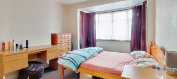 3 bedrooms House in Hayes, United Kingdom No. 5042 4