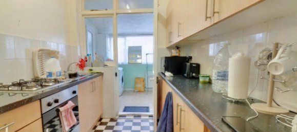 3 bedrooms House in Hayes, United Kingdom No. 5042 7