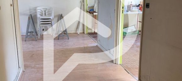 2 bedrooms Apartment in Colombes, France No. 174659 3