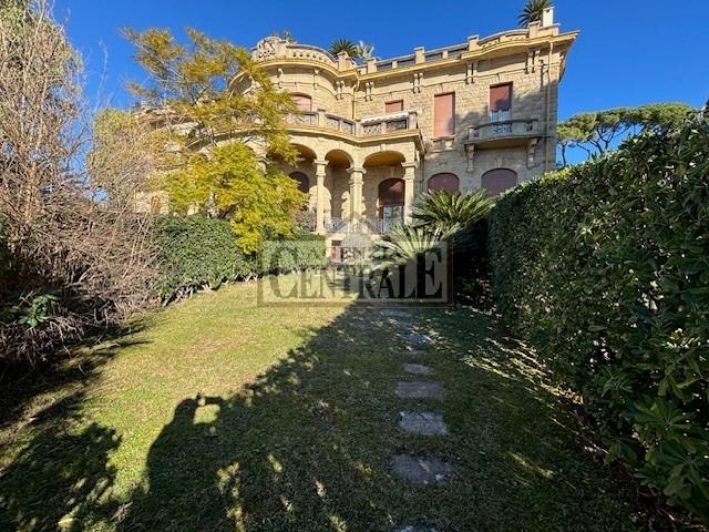 4 rooms Apartment in Sanremo, Italy No. 230681