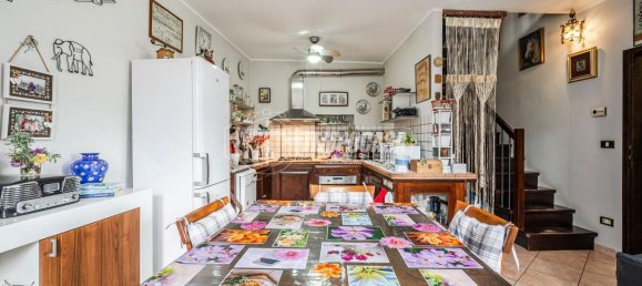 Квартира с 3 комнатами в Кастельветро ди Модена, Италия № 81812 6