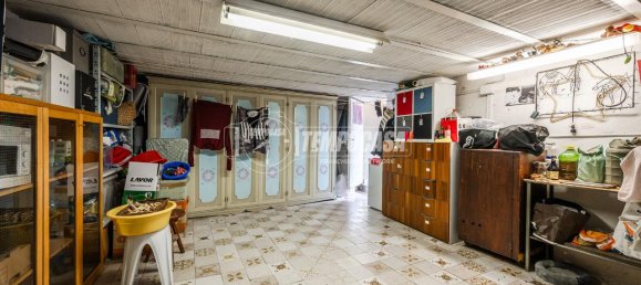 Квартира с 3 комнатами в Кастельветро ди Модена, Италия № 81812 32