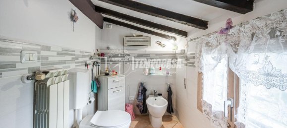 Квартира с 3 комнатами в Кастельветро ди Модена, Италия № 81812 25