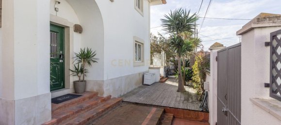 5 bedrooms Villa in Costa da Caparica, Portugal No. 116298 3