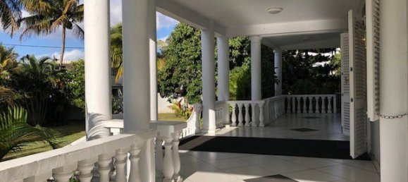 9 bedrooms Commercial property in Vacoas-Phoenix, Mauritius No. 230 2